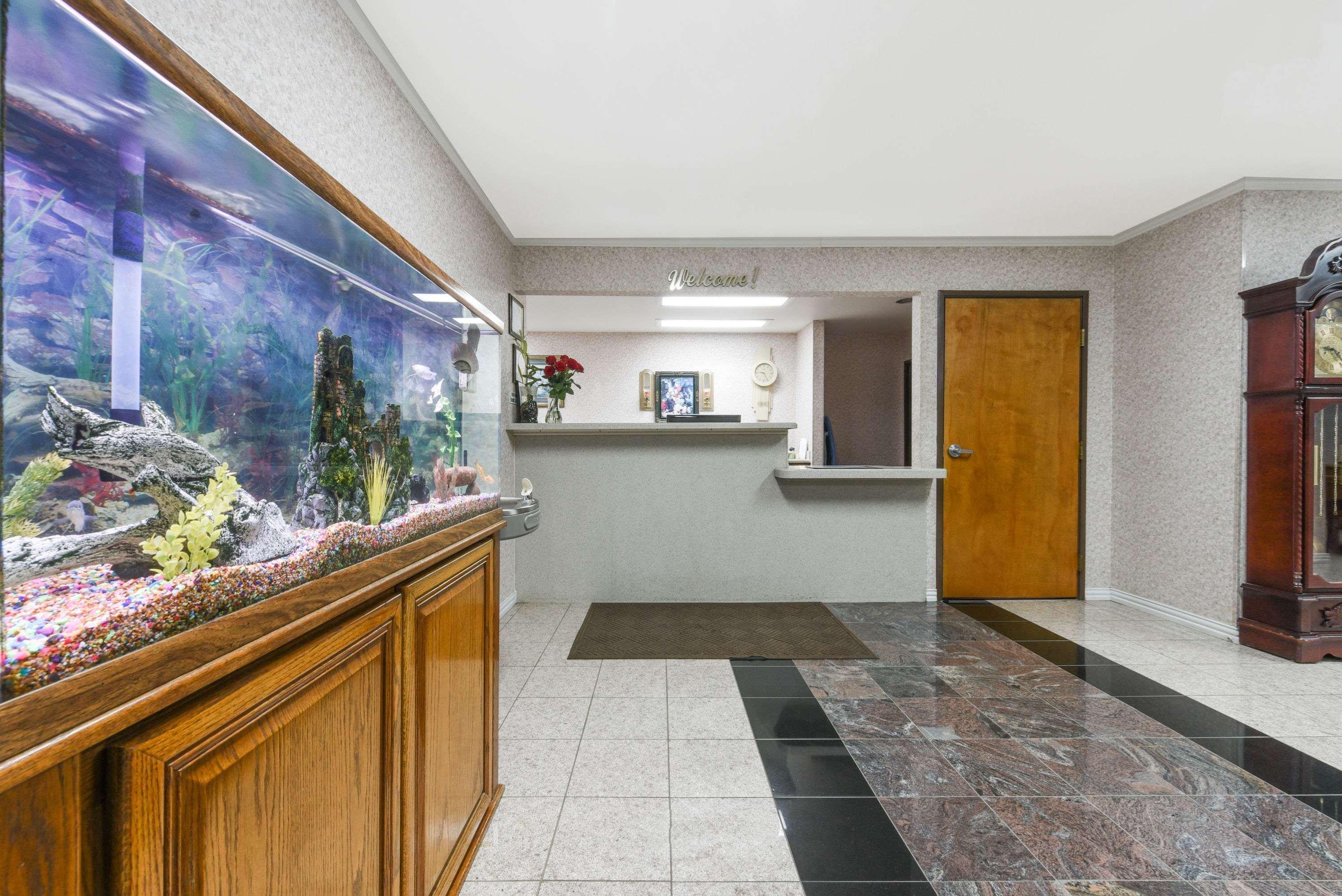Super 8 By Wyndham Burleson Fort Worth Area Exterior photo